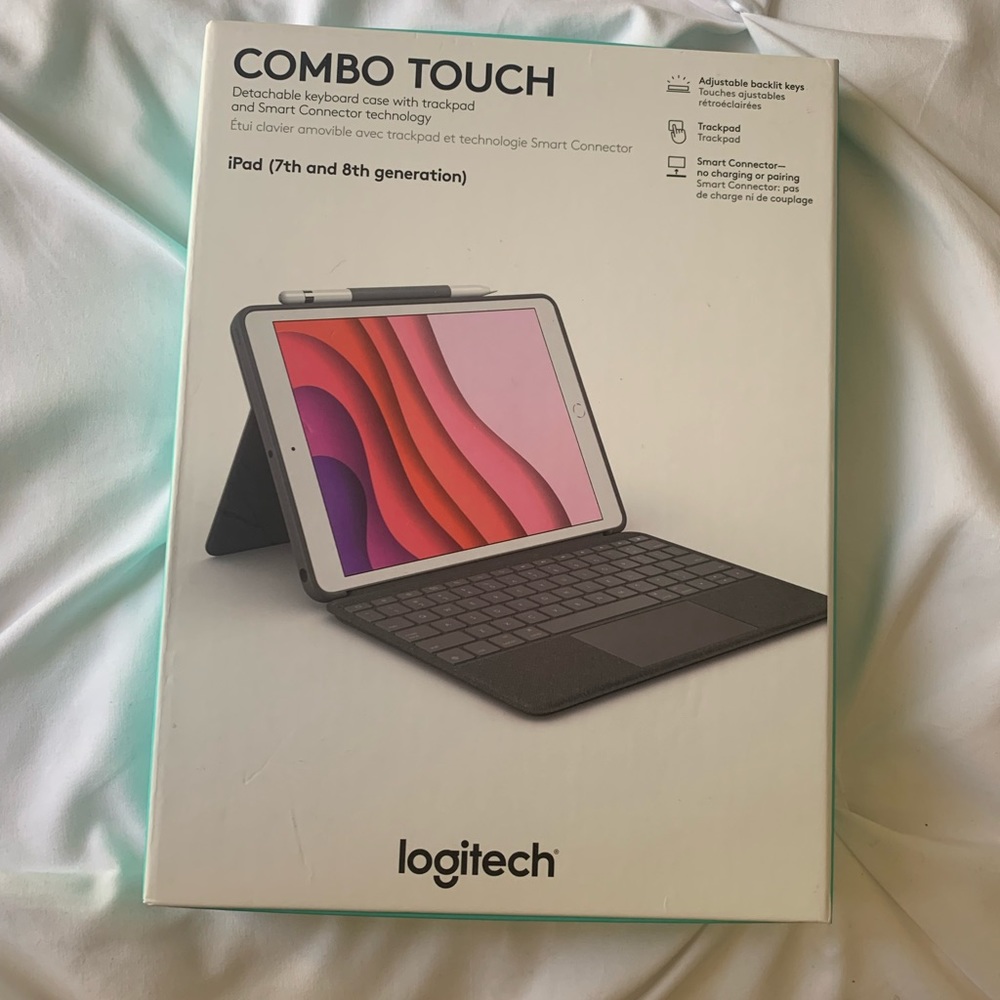 Combo Touch (For iPad 7th & 8th Generation)